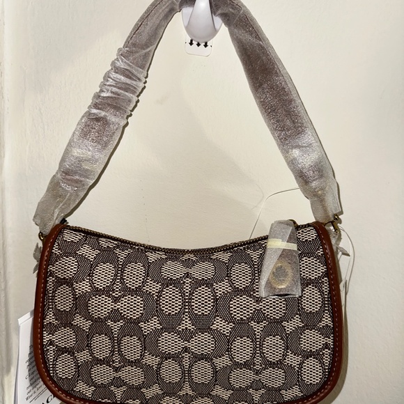 (BRAND NEW) Limited Edition Disney X Coach Swinger Bag - Picture 4 of 4